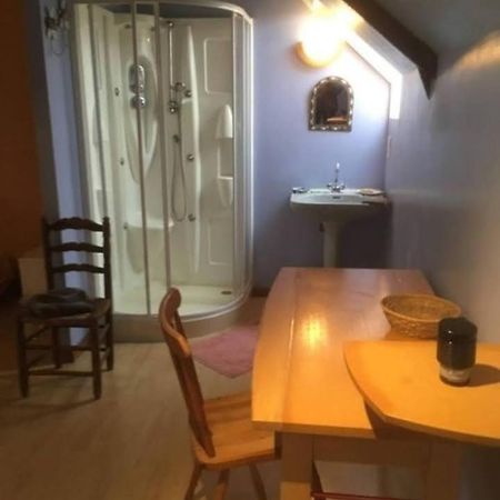 Chambre Chez L'Habitant Rueyres Exteriör bild