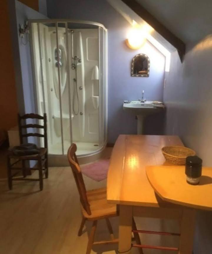 Chambre Chez L'Habitant Rueyres Exteriör bild